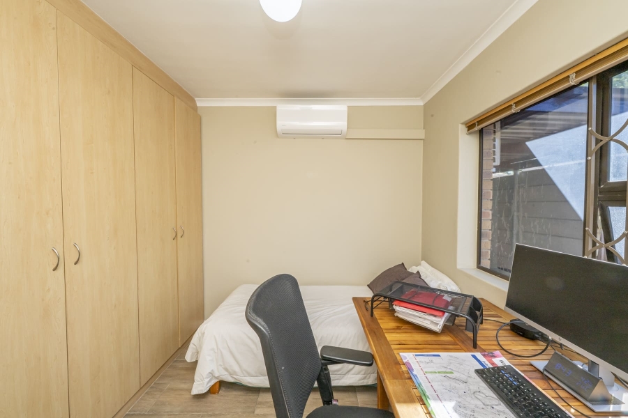 5 Bedroom Property for Sale in De Oude Spruit Western Cape